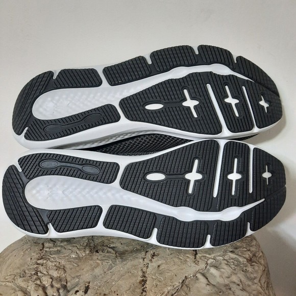 NEW Under Armour Charged Pursuit Shoes 3025801 100 Black Gray Men's Size 11.5 - Picture 6 of 8